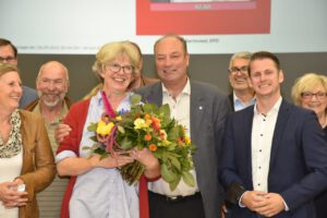 Herzliche Glückwünsche an Emily Weede: Seevetals neue Bürgermeisterin